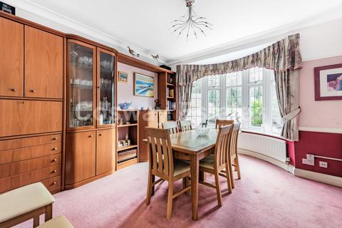 95 Milespit Hill, London, NW7 2RS
