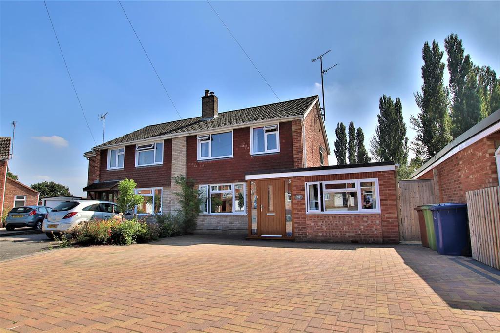 Meadow Close, Mitton, Tewkesbury 4 bed semidetached house £349,995