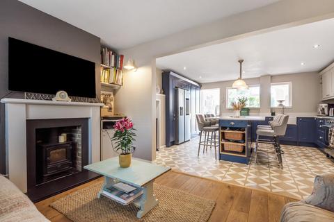 30 James Road, Peasmarsh, Guildford, GU3 1NF