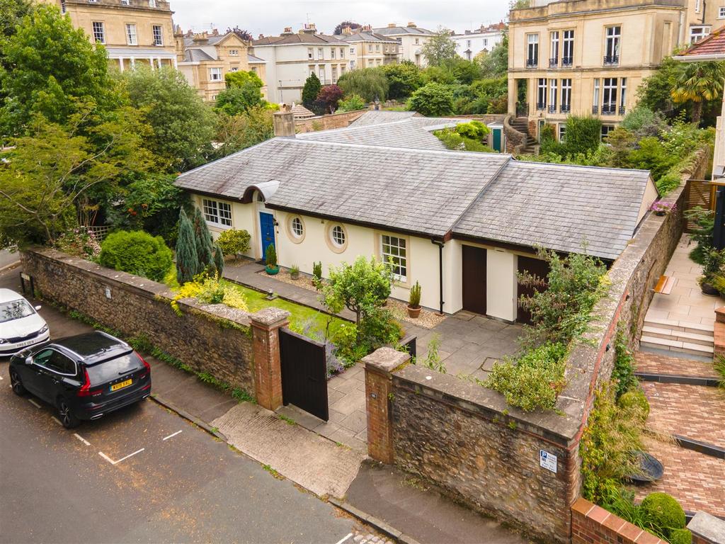 10 Percival Road ph63.jpg