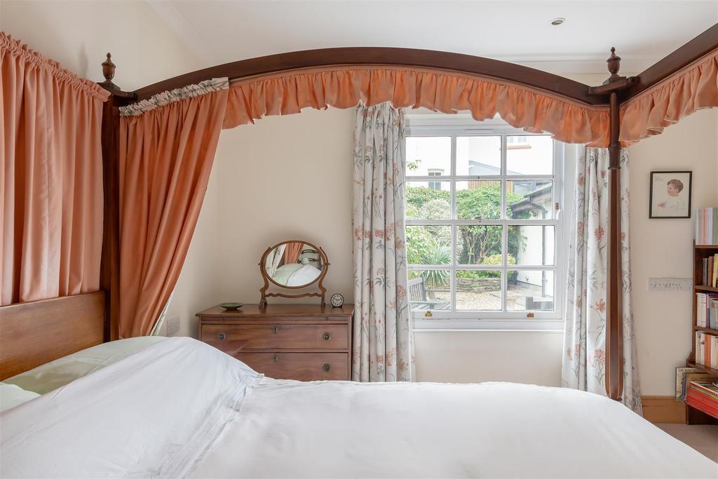 10 Percival Road ph10.jpg