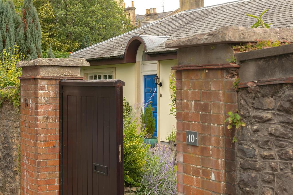 10 Percival Road ph53.jpg