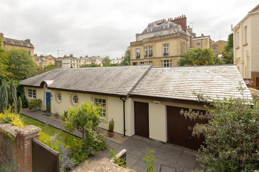 10 Percival Road ph56.jpg