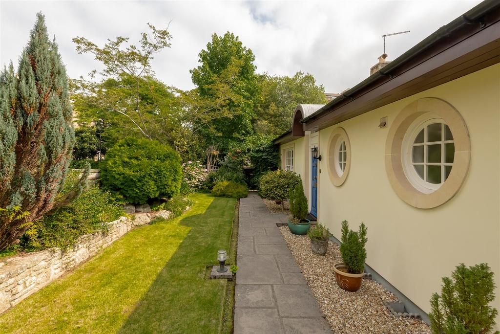 10 Percival Road ph57.jpg