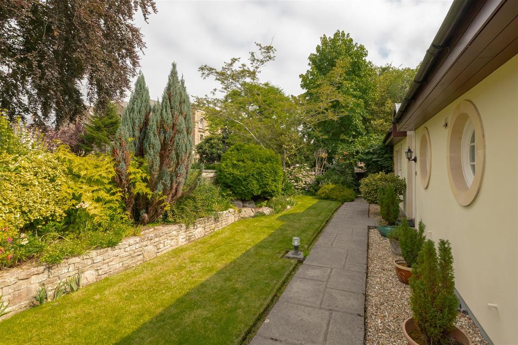 10 Percival Road ph58.jpg