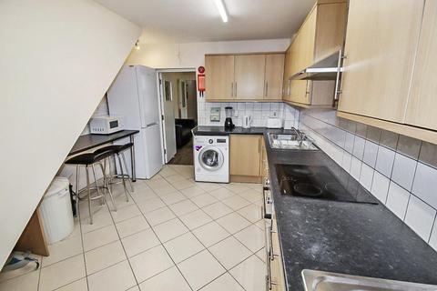7 bedroom end of terrace house for sale - Colchester Street, Coventry