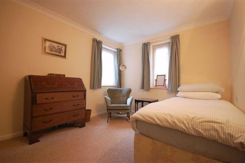 2 bedroom flat for sale - Wood Lane, Ruislip