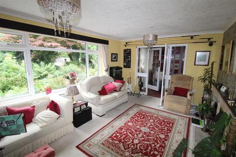 2 Broadway, Horwich, Bolton, BL6 6BY