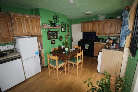 2 Broadway, Horwich, Bolton, BL6 6BY