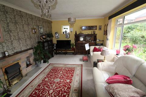 2 Broadway, Horwich, Bolton, BL6 6BY
