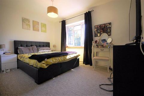 42 Brackenbridge Drive, Ruislip, HA4 0LZ