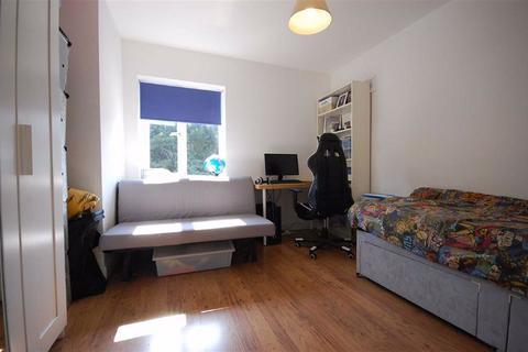42 Brackenbridge Drive, Ruislip, HA4 0LZ