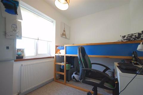 42 Brackenbridge Drive, Ruislip, HA4 0LZ