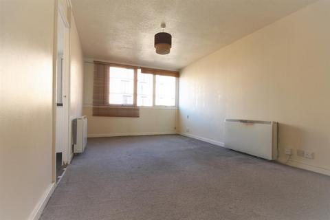 2 bedroom apartment to rent, Melbourne Court, Howard Street, Newcastle Upon Tyne