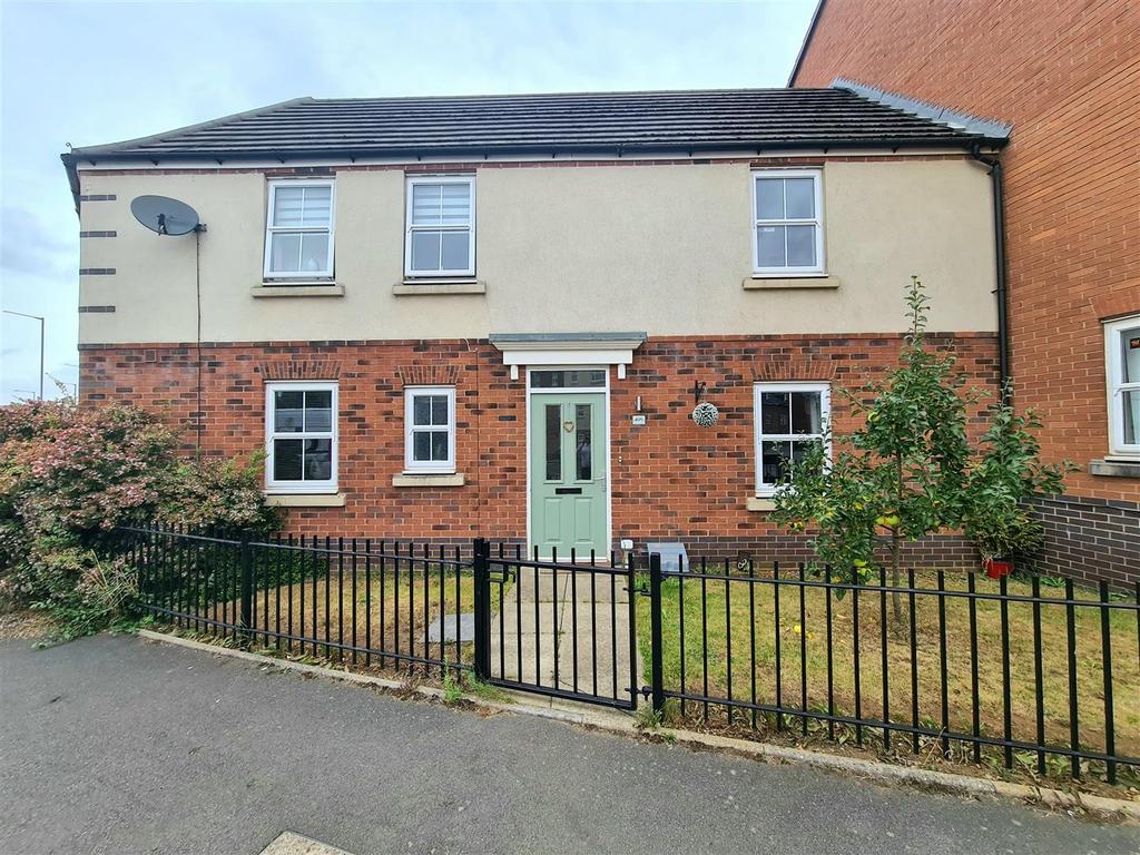 Queen Elizabeth Road, Nuneaton 3 bed terraced house £200,000