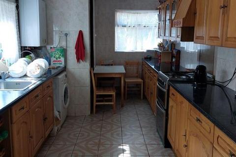 135 Aldermans Drive, Peterborough, PE3 6BB