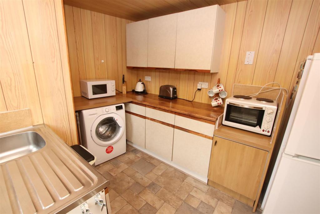 Kitchen 1.JPG