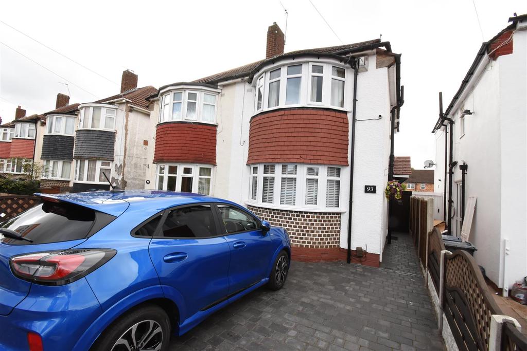 Darley Avenue, Hodge Hill, Birmingham 2 bed semidetached house £199,950
