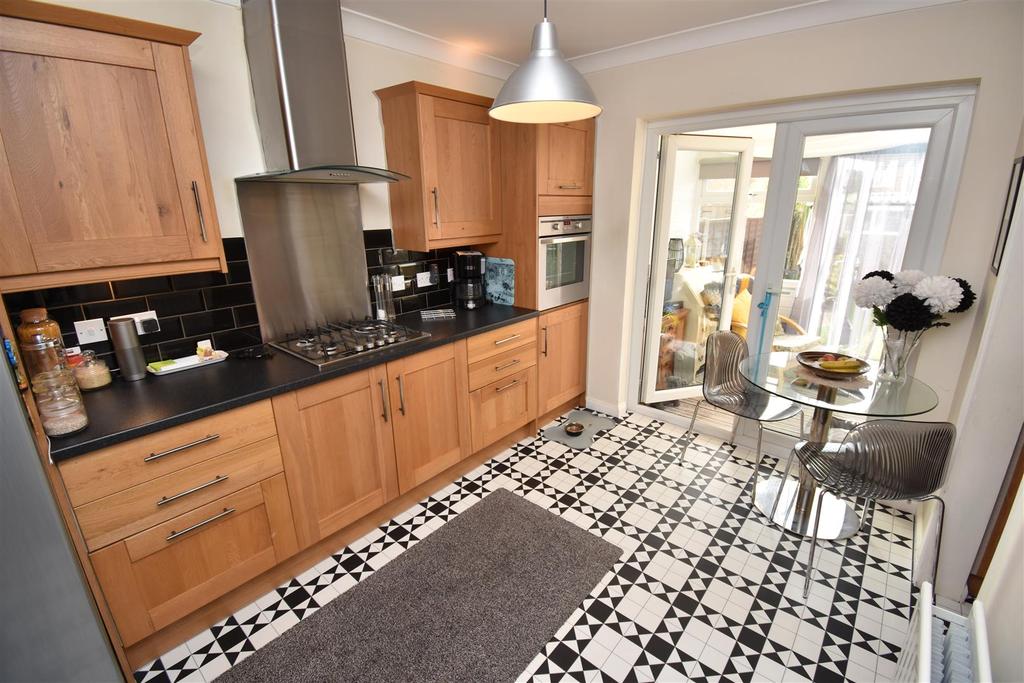 Darley Avenue, Hodge Hill, Birmingham 2 bed semidetached house £199,950