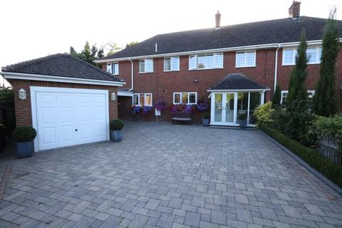 Wychwood High Road, Horndon On The Hill, Stanford-le-hope, SS17 8LB