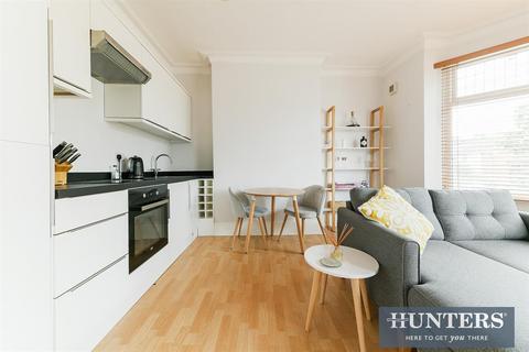 1d Grayham Road, New Malden, KT3 5HR
