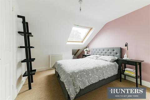 1d Grayham Road, New Malden, KT3 5HR