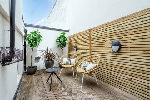 324a Portobello Road, London, W10 5RU
