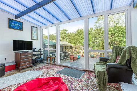 1 Eight Acres, Hindhead, GU26 6RY