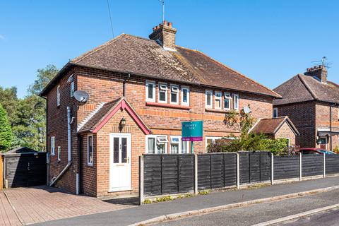 1 Eight Acres, Hindhead, GU26 6RY
