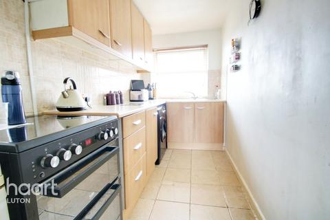 1 Campania Grove, Luton, LU3 4DD
