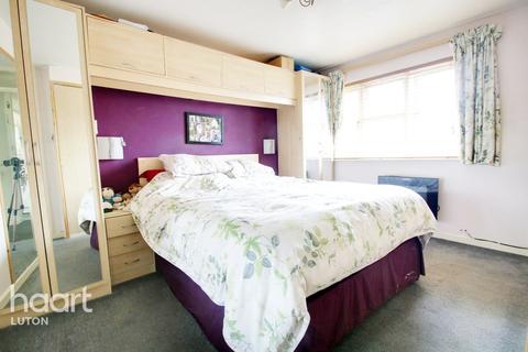 1 Campania Grove, Luton, LU3 4DD