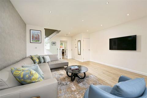 22 Topiary Square, Richmond, TW9 2DB
