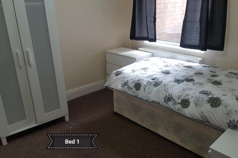 1 bedroom in a house share to rent, Ground Floor Room Harborne Park Road, Harborne, B17 0DE