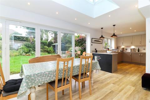 3 Hearnes Meadow, Seer Green, Beaconsfield, HP9 2YH