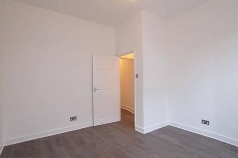 1 bedroom flat to rent, West Street,  Ewell Village, KT17