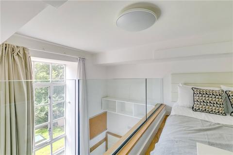 Studio to rent, Princess Beatrice House, Chelsea, London, SW10