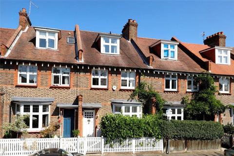 8 Thornton Road, London, SW19 4NE