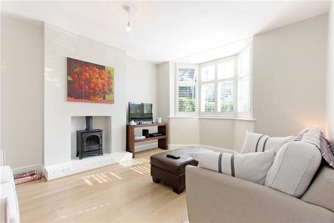 8 Thornton Road, London, SW19 4NE