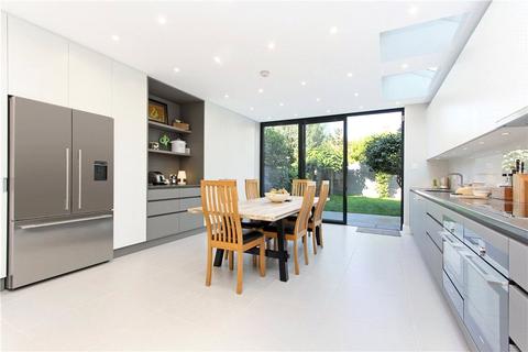 8 Thornton Road, London, SW19 4NE