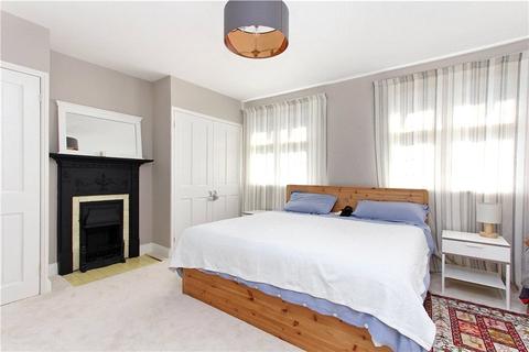 8 Thornton Road, London, SW19 4NE