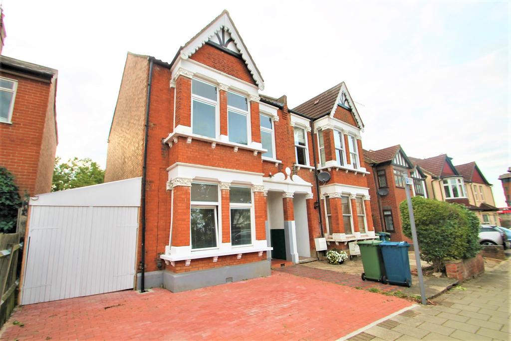 Roxborough Park, Harrow on the Hill, HA1 3 bed semidetached house £