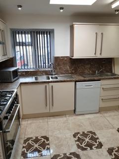 1 bedroom house to rent, Room 1,  12 Grantham Terrace  Bradford