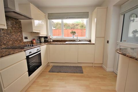 10 Cannon Close, Broadstone, BH18 8HP