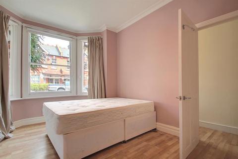 2 bedroom ground floor flat for sale - Valetta Road, London, W3 7TP