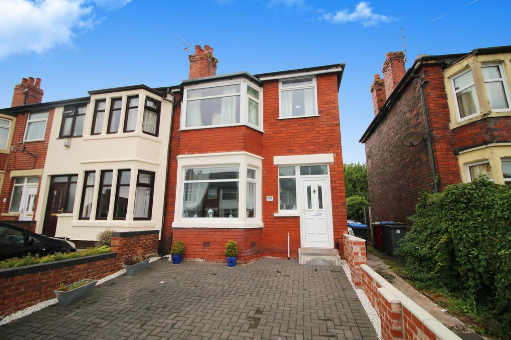 Doncaster Road, Blackpool, FY3 3 bed end of terrace house £129,950