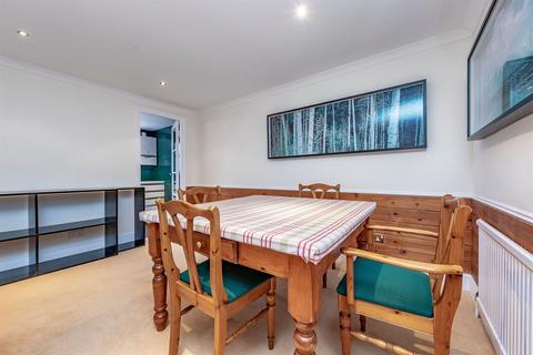 2 bedroom flat to rent, Harcourt Terrace, Chelsea SW10