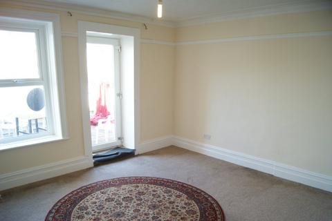 Studio to rent, Lorne Park Road, Town Centre