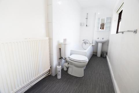 2 bedroom terraced house to rent, Oxford Road, May Bank, Newcastle-under-Lyme, ST5
