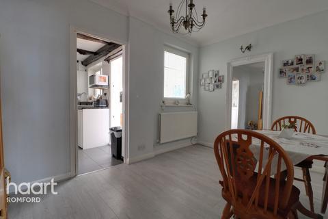31 Drummond Road, Romford, RM7 7EJ