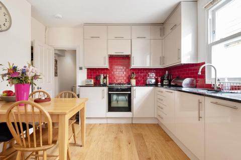 59 Avarn Road, London, SW17 9HB